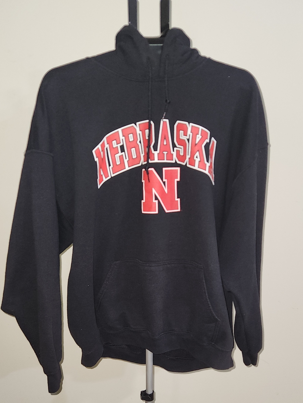 Nebraska Black Pullover Hoodie Sweatshirt - Red Logo. XXL.